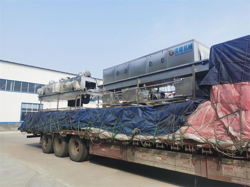 吉林長(zhǎng)春客戶簽收尖峰機(jī)械清洗干燥線