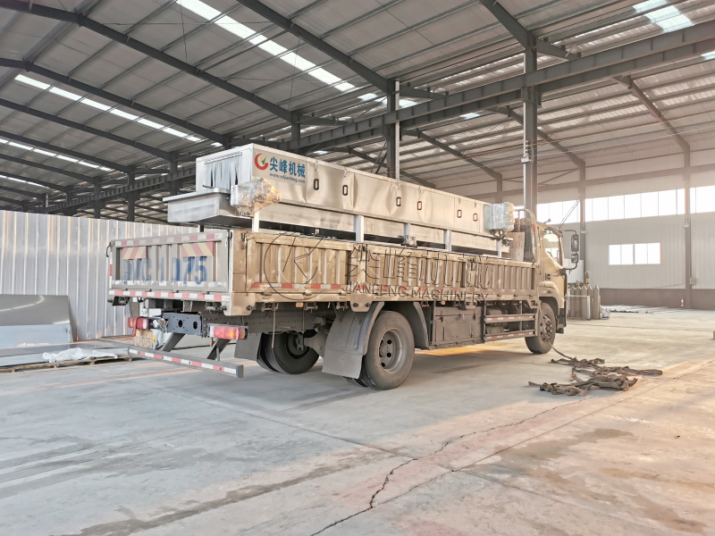 清遠市高壓噴淋洗箱機設備交付成功