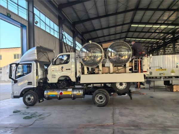 諸城尖峰機(jī)械雙鍋并聯(lián)高壓殺菌鍋正式交付重慶客戶